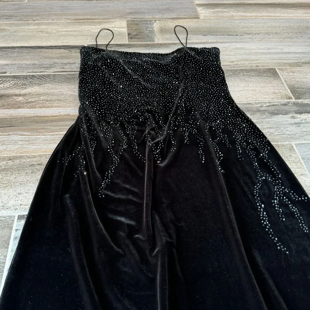 JS Boutique Black Velvet Maxi Dress Spaghetti Straps Beadwork Elegant Detail - Picture 5 of 7